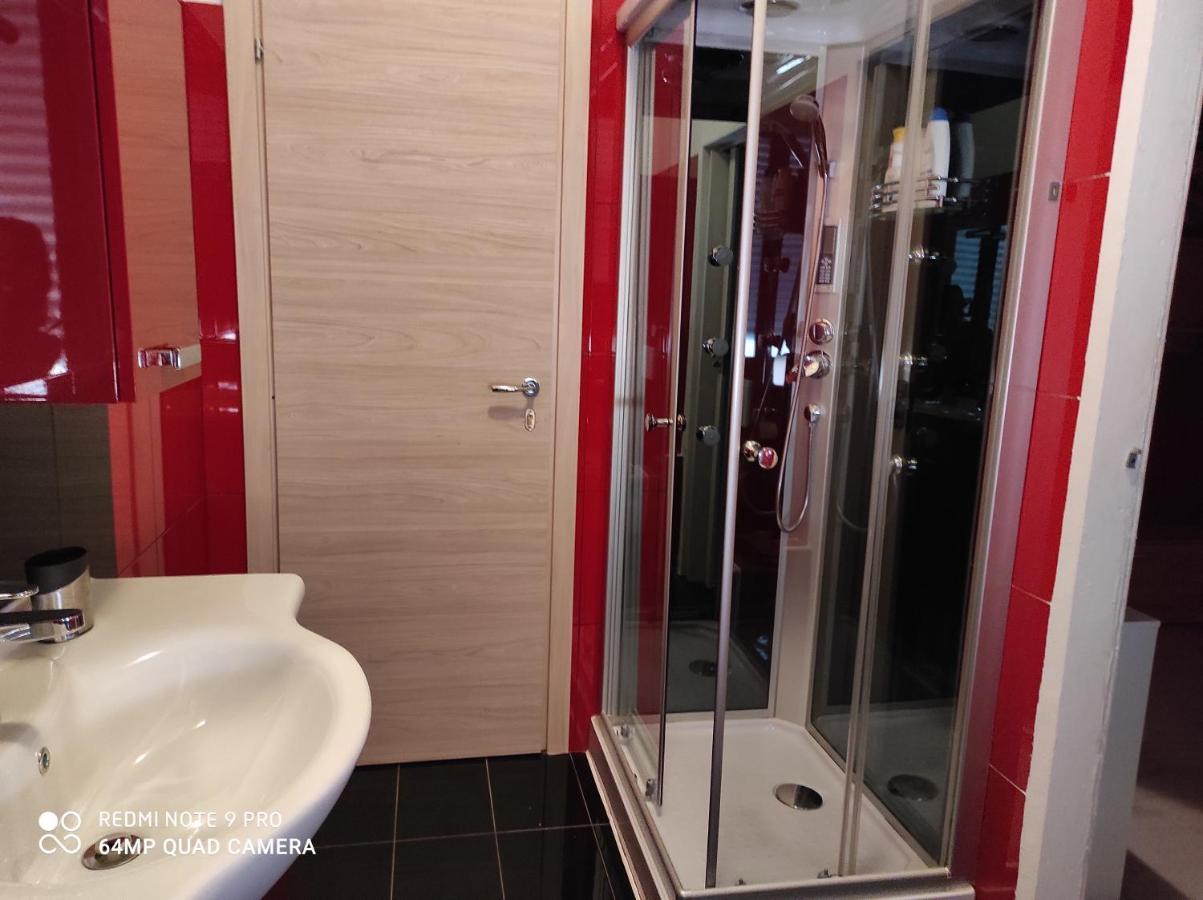 Beb Da Gaia E Giulio Bed & Breakfast Reno Di Leggiuno Exterior photo