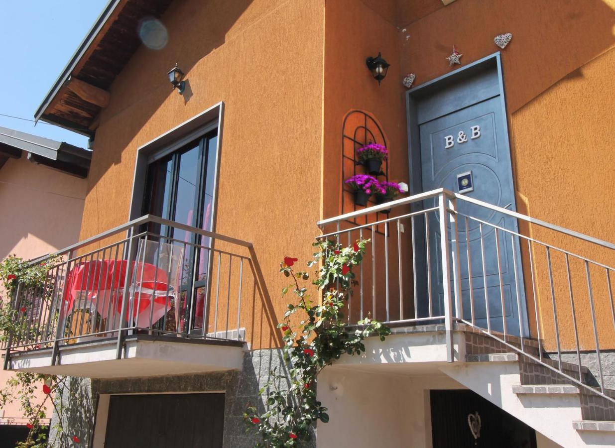Beb Da Gaia E Giulio Bed & Breakfast Reno Di Leggiuno Exterior photo